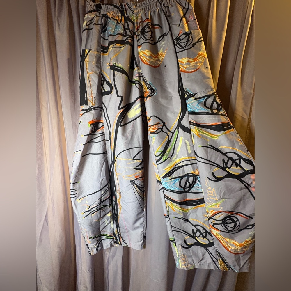 Abstract Art Print Wide Leg Harem Pants – M